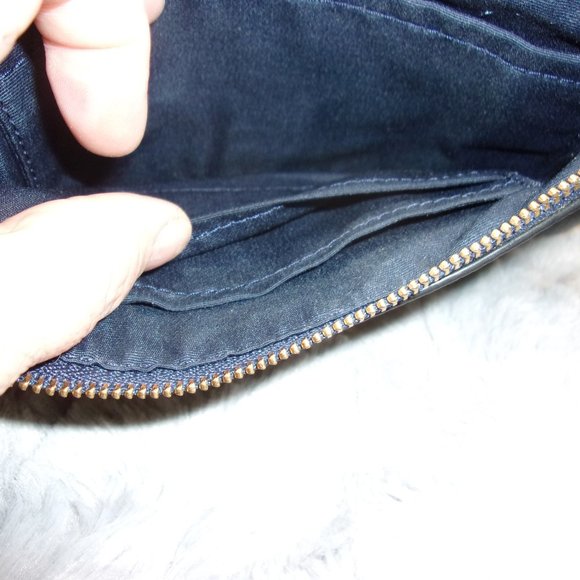 E-48 COACH PEBBLED LEATHER QUINN CROSSBODY IN NAVY - Picture 7 of 13